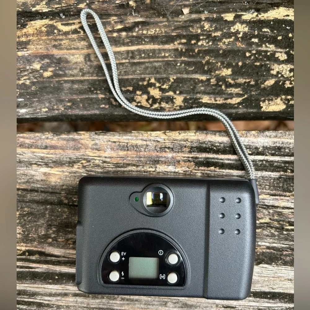 RCA CDS 1000 Digital Camera with Case Z2